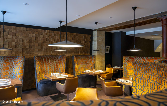 Collinet furniture for Restaurant Hervé Busset - 2